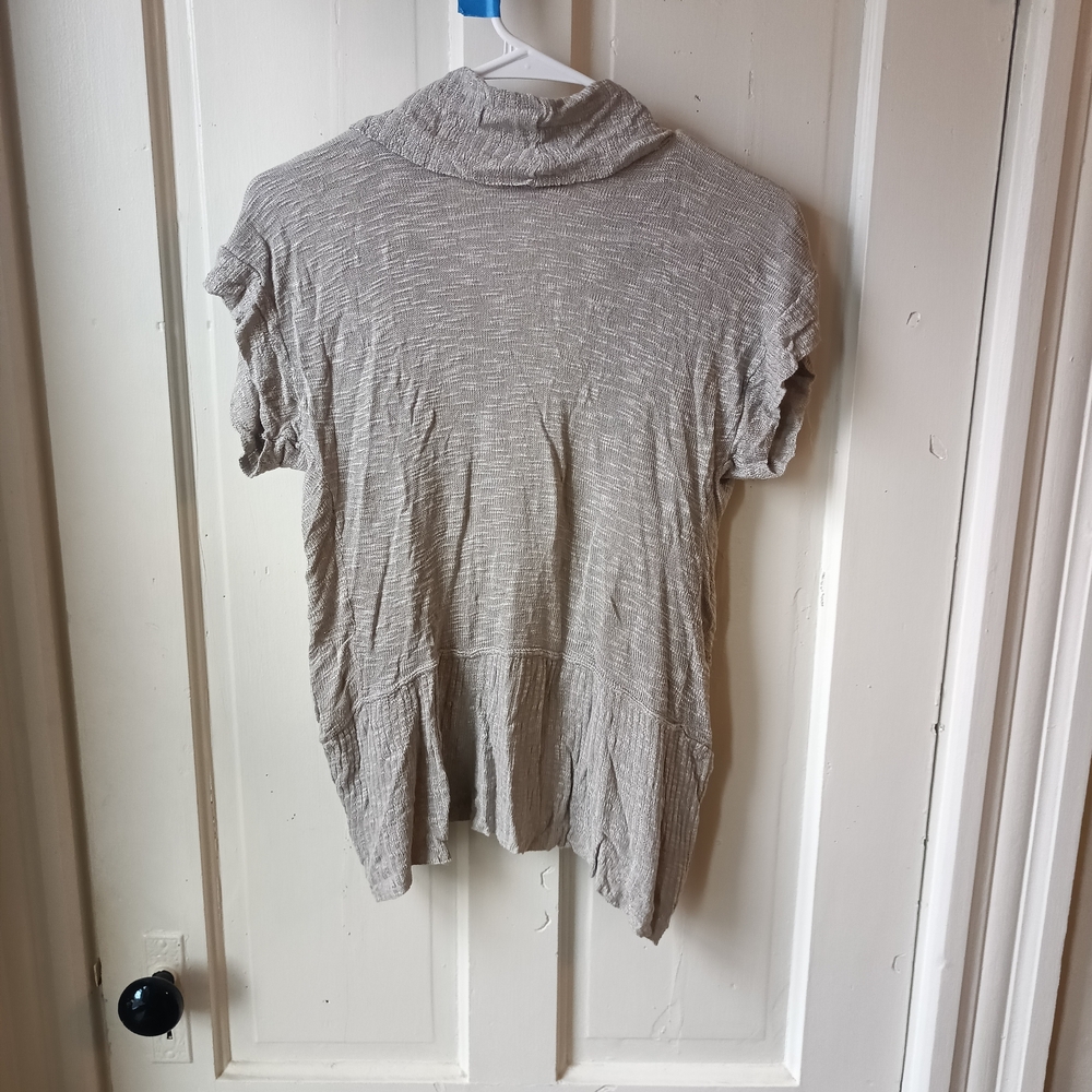 Chic Light Gray Open-Front Blouse - Picture 3 of 4